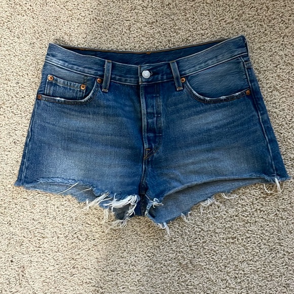 Levi’s 501 Denim Shorts Size 29 - Picture 2 of 4